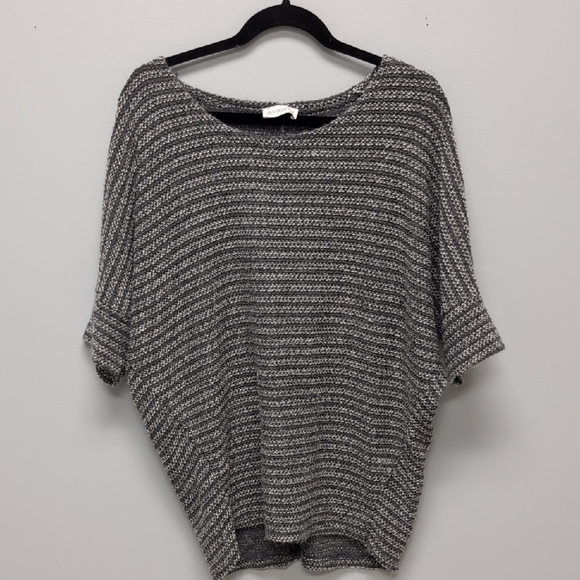 Apricot Grey Knit Short Sleeve Shirt EUC - Picture 1 of 4